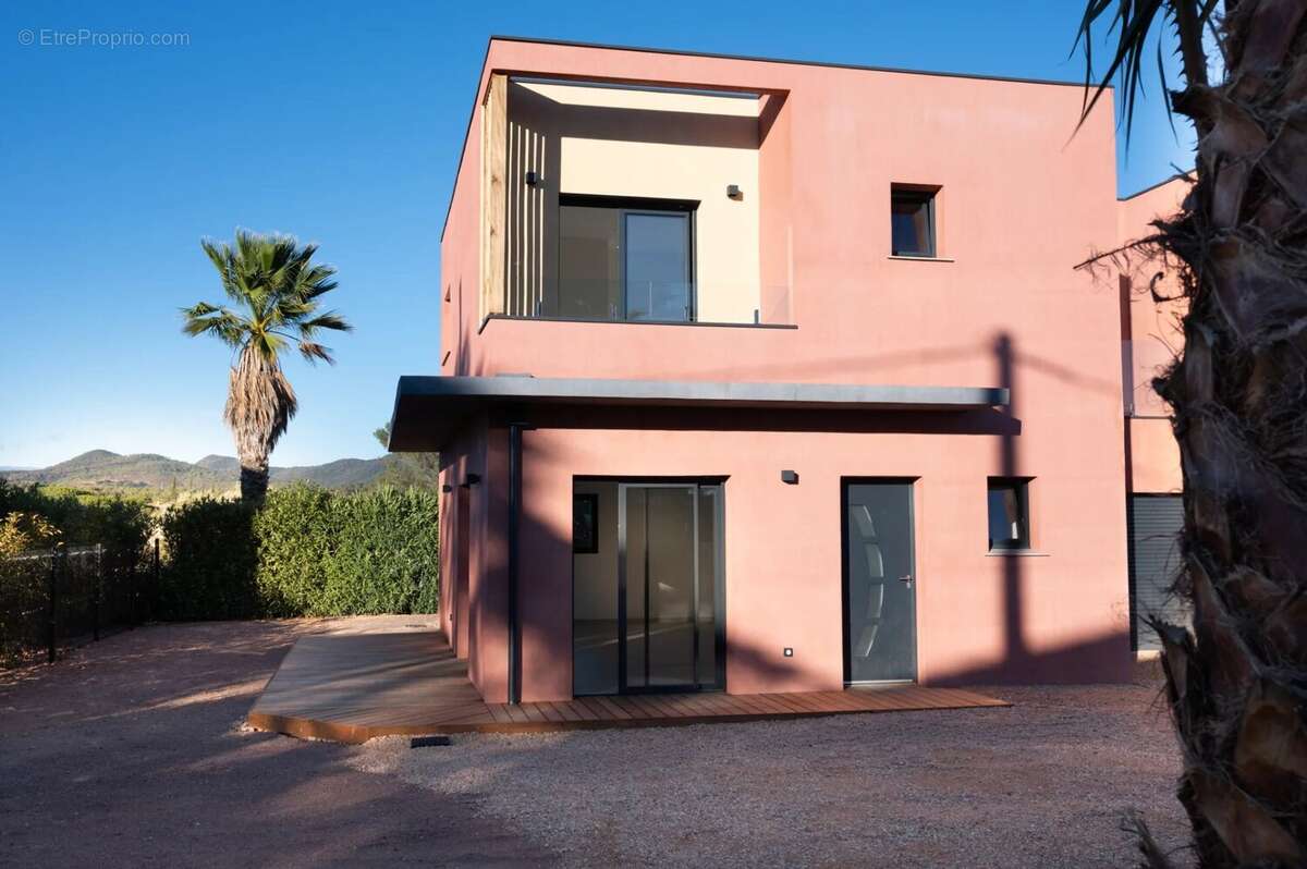 Maison à FREJUS