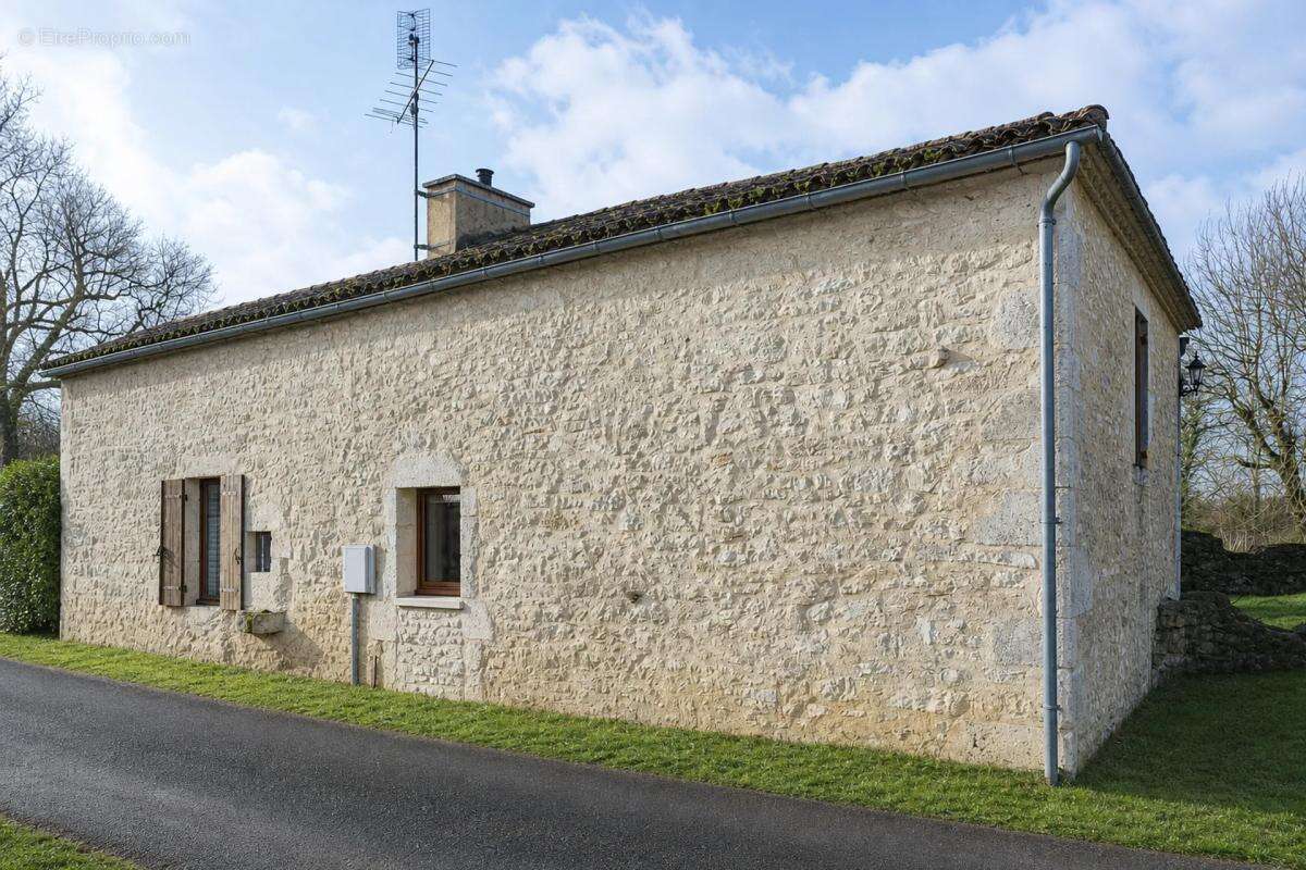 Maison en pierre avec piscine à Gageac-et-Rouillac - photo 25