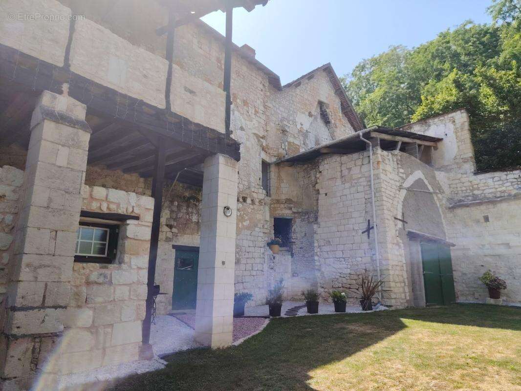 Ancienne abbaye du XIIe siècle - Domaine d'exception avec gi - photo 4