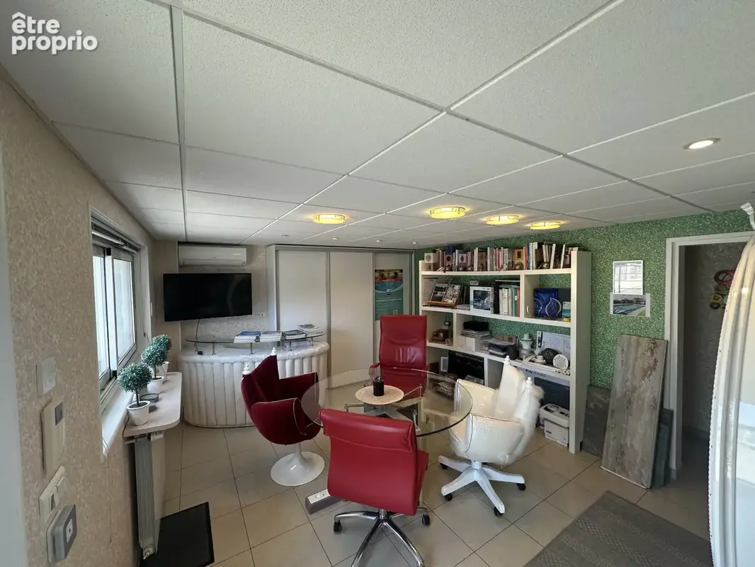 Bureaux 76 m2 à Puget sur Argens - photo 4