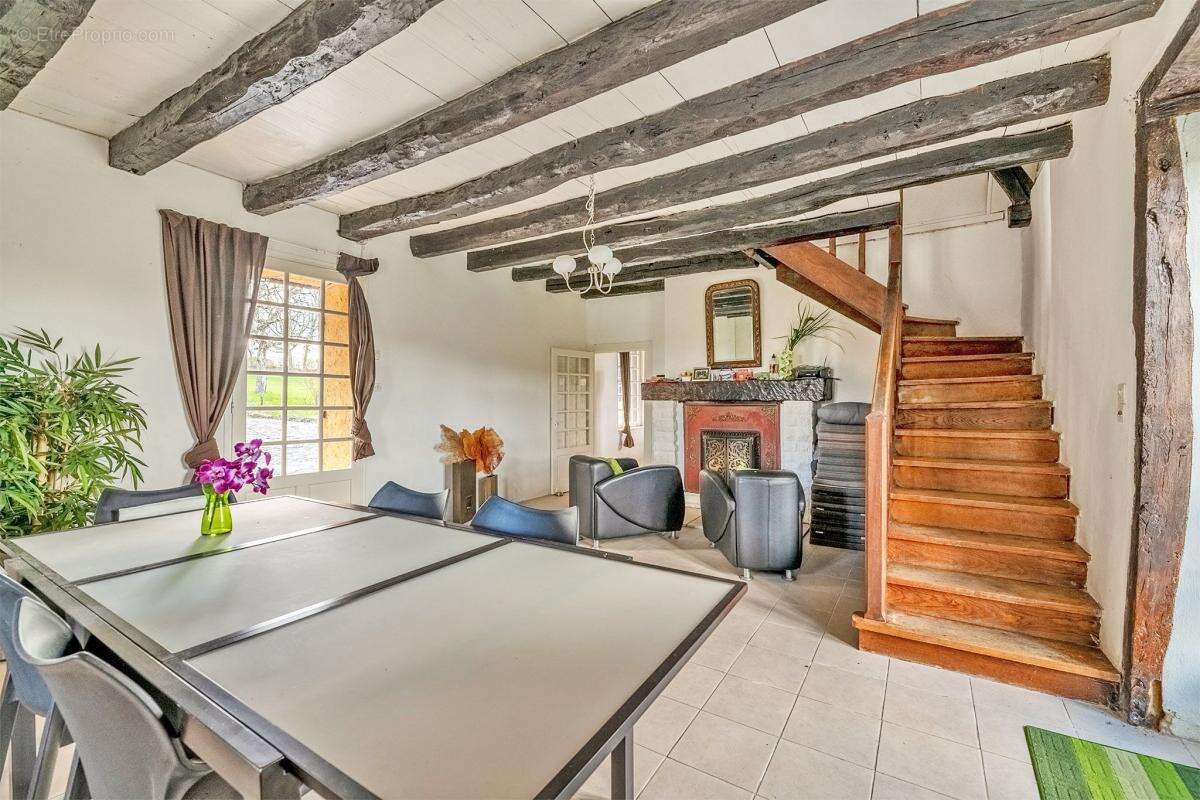 Maison à SAINT-GEYRAC