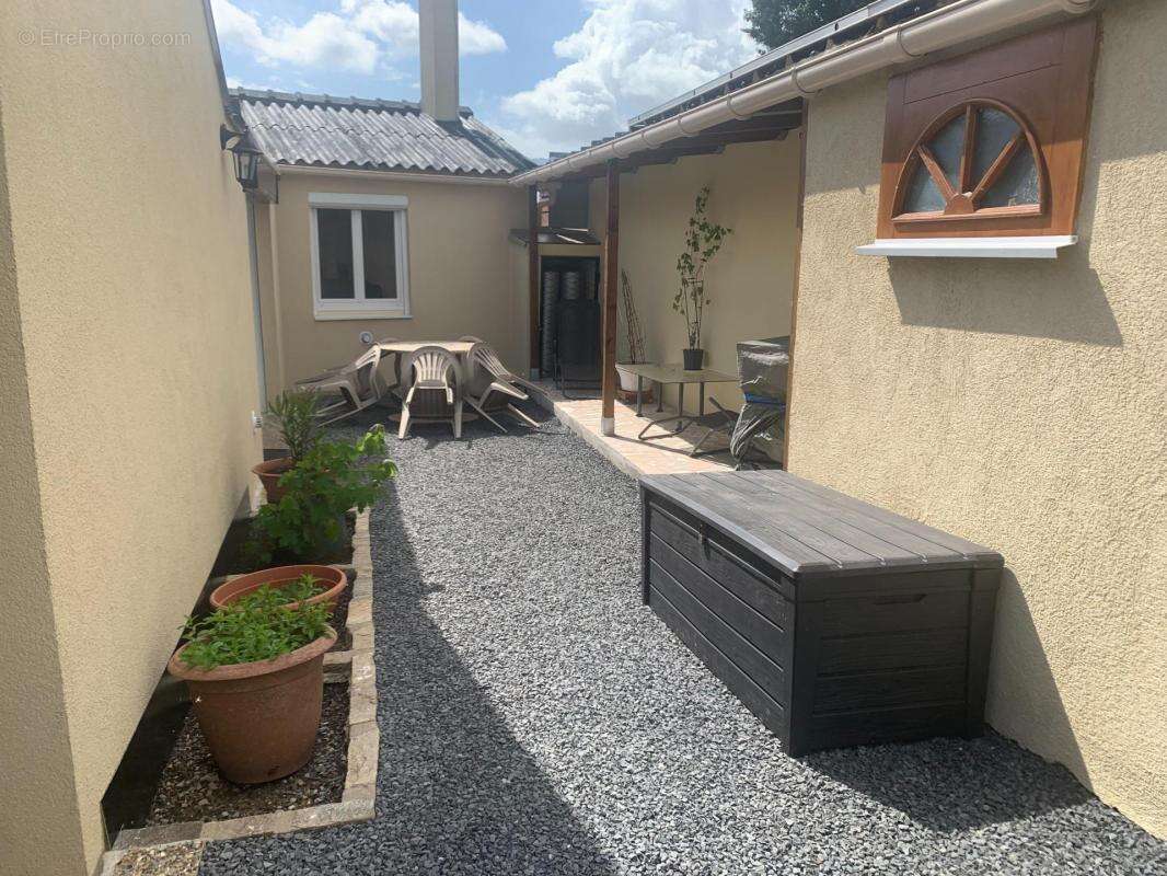 Maison à MILLY-SUR-THERAIN