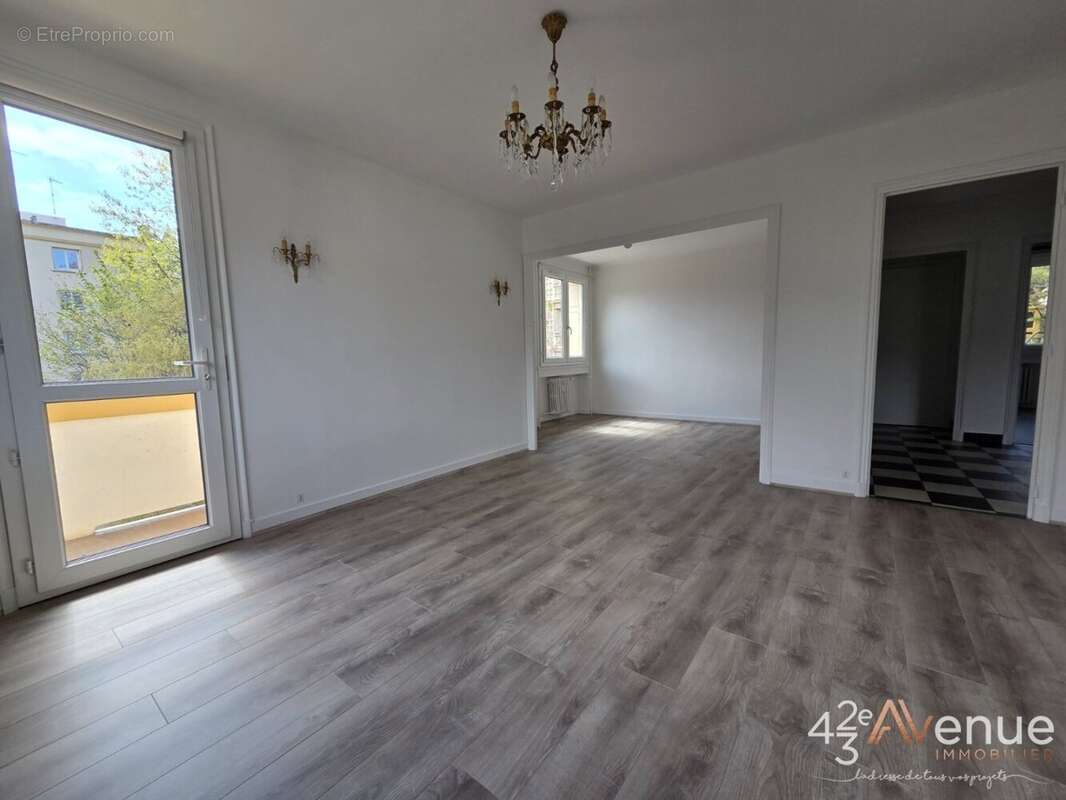 Appartement à SAINT-ETIENNE