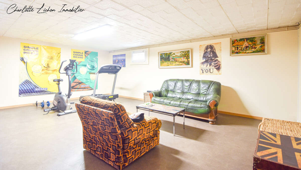 Maison à CREUZIER-LE-VIEUX