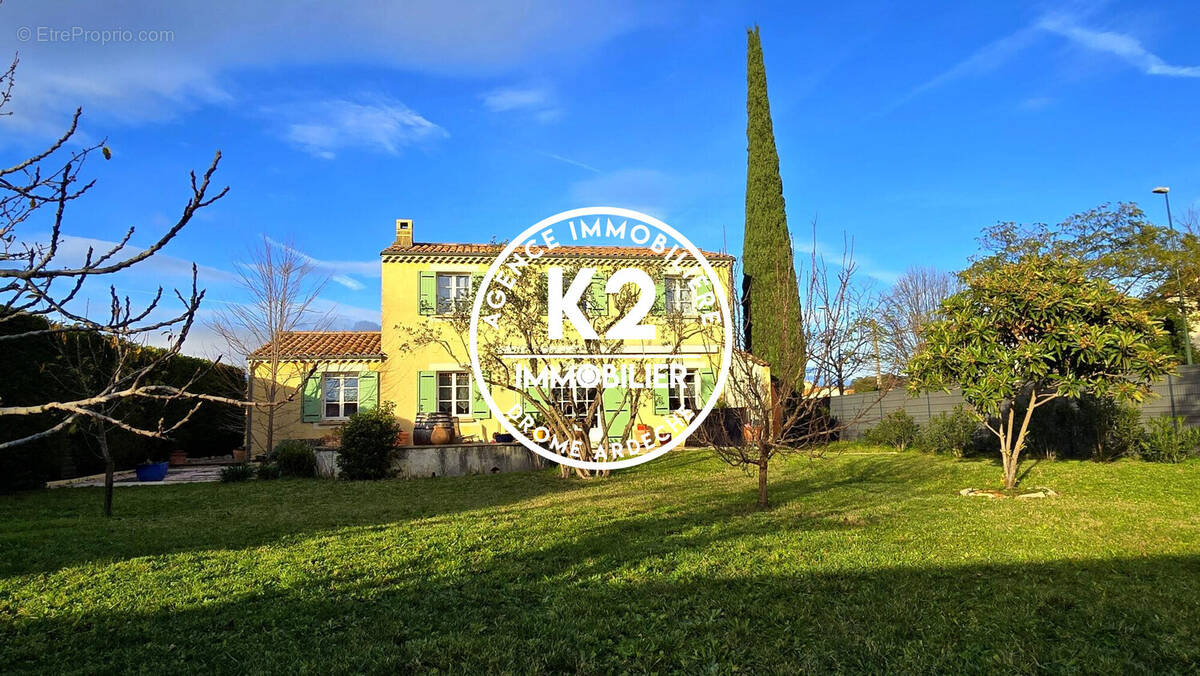 Maison à MONTELIMAR