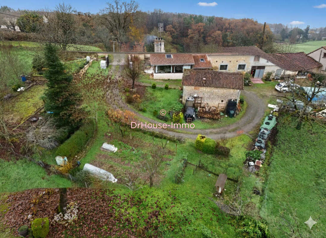 Maison à VAUNAC