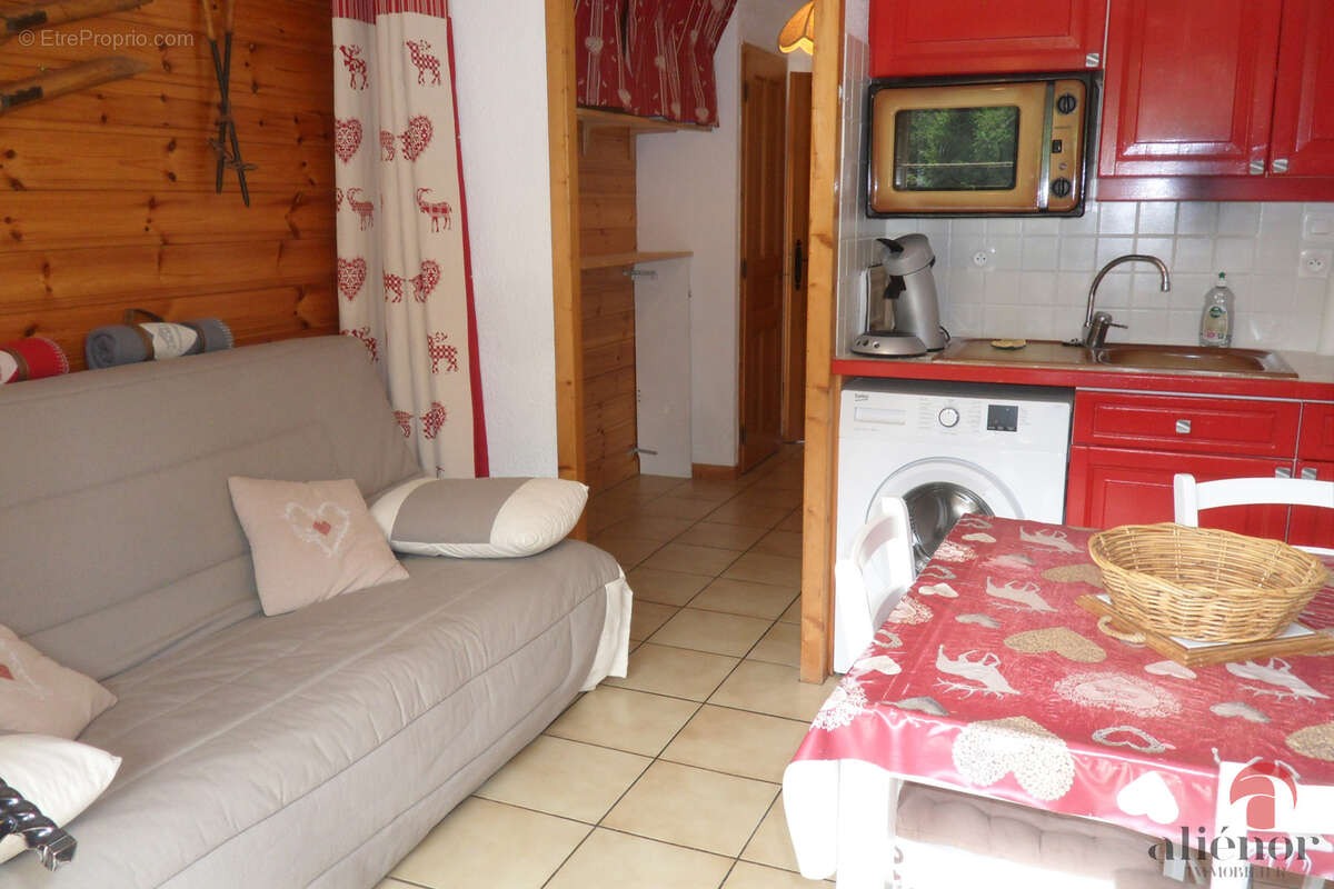 Appartement à MORILLON