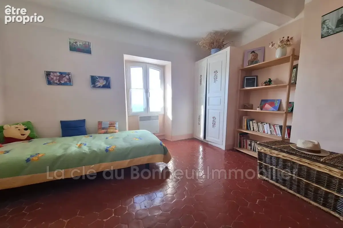 Maison 5 pièces 105 m² à vendre à Aiguines (83630) - photo 8