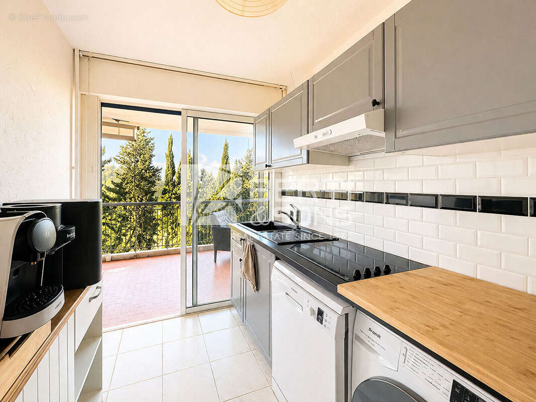 Exclusivite - la napoule - 2 pieces 46 m² avec belle terrasse, piscine, cave et garage - photo 7