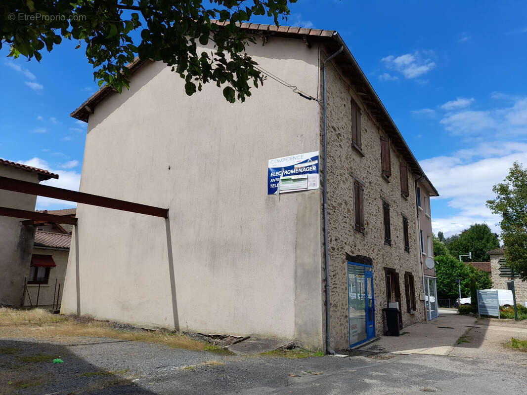 Appartement à CHALUS