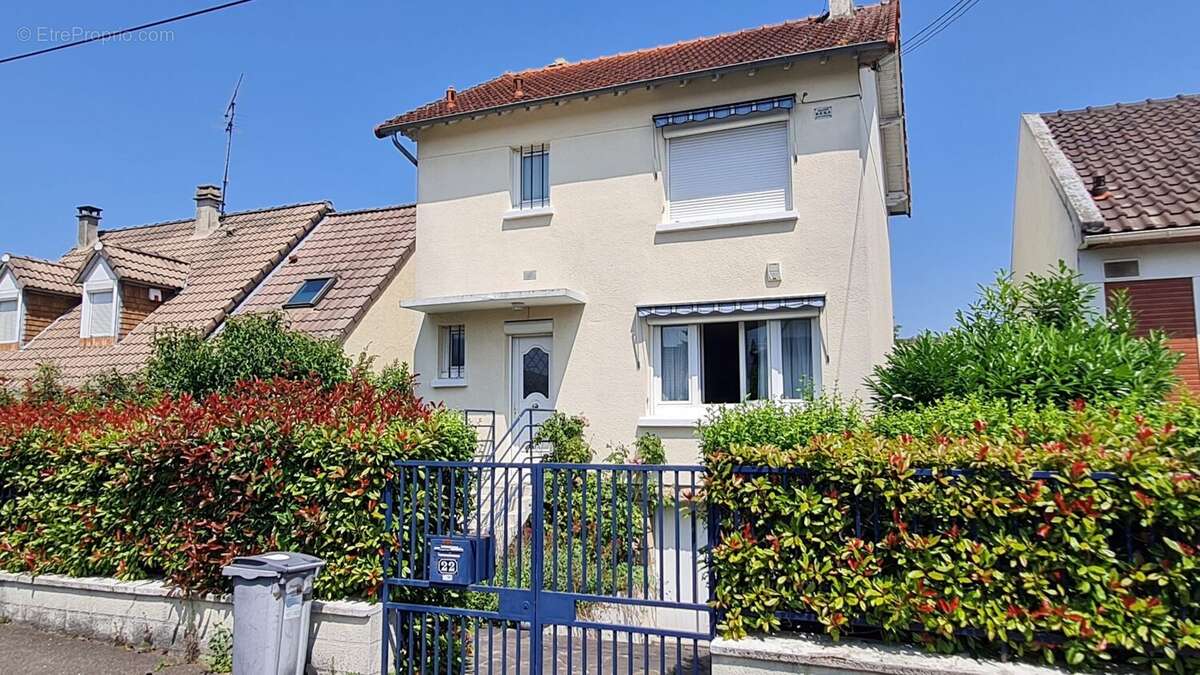 Maison à GOUSSAINVILLE