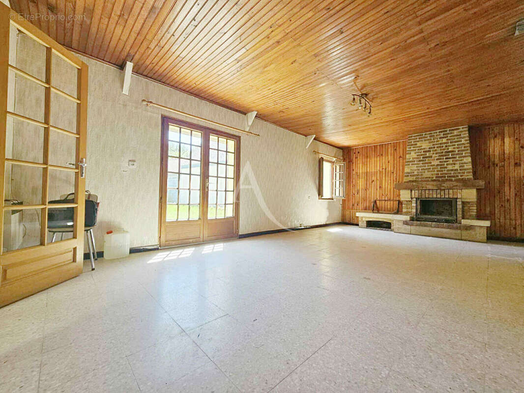 Maison -  Saint Quentin En Tourmont - photo 3