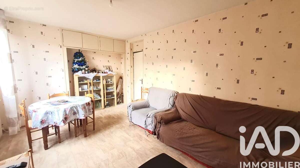 Photo 3 - Appartement à SAINTE-GENEVIEVE-DES-BOIS