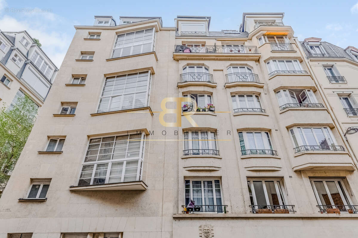 Appartement à PARIS-15E