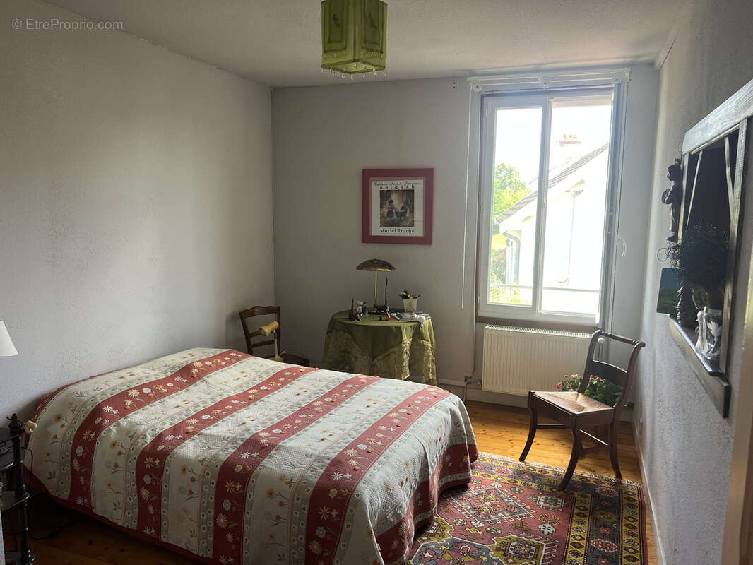 Maison à CHAROLLES
