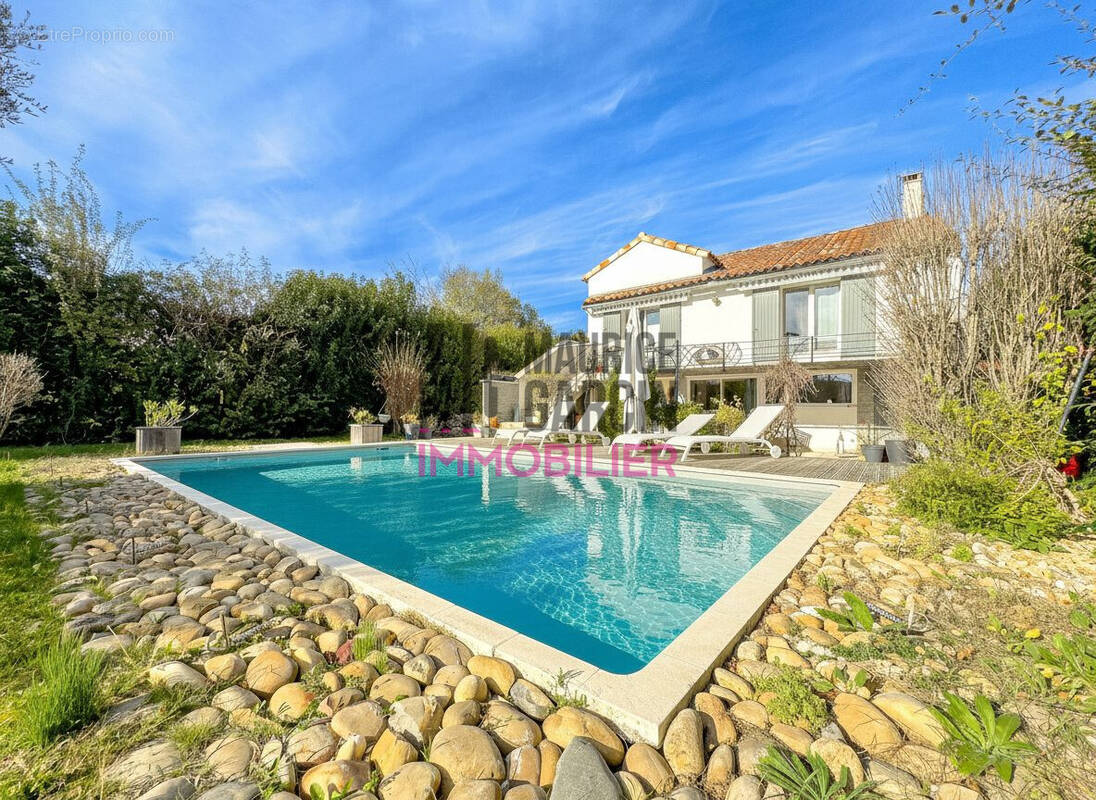 Maison à L&#039;ISLE-SUR-LA-SORGUE