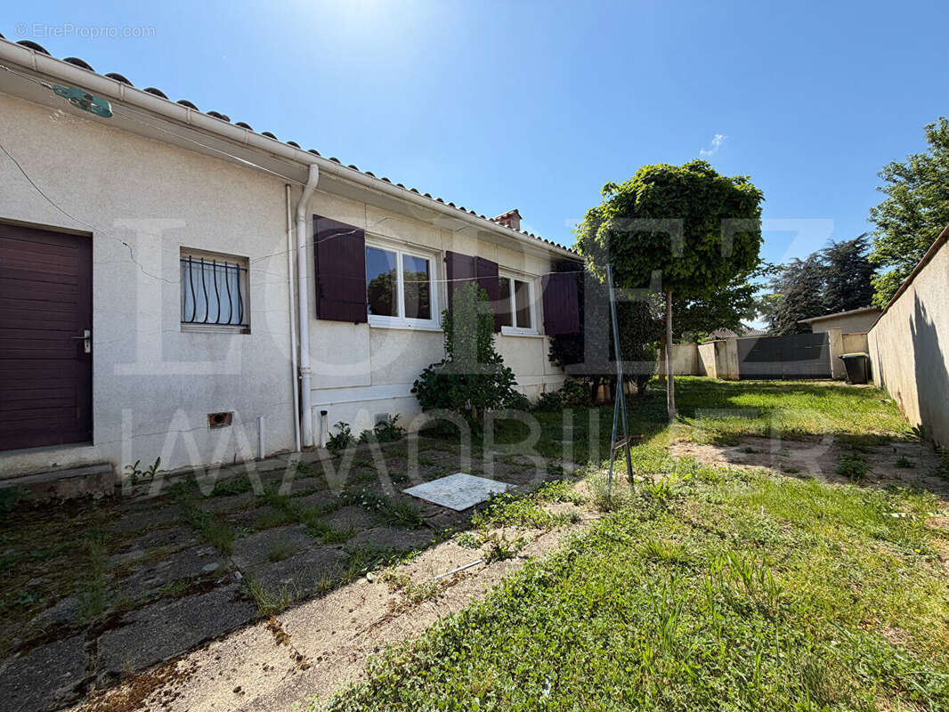 Maison à AUSSILLON