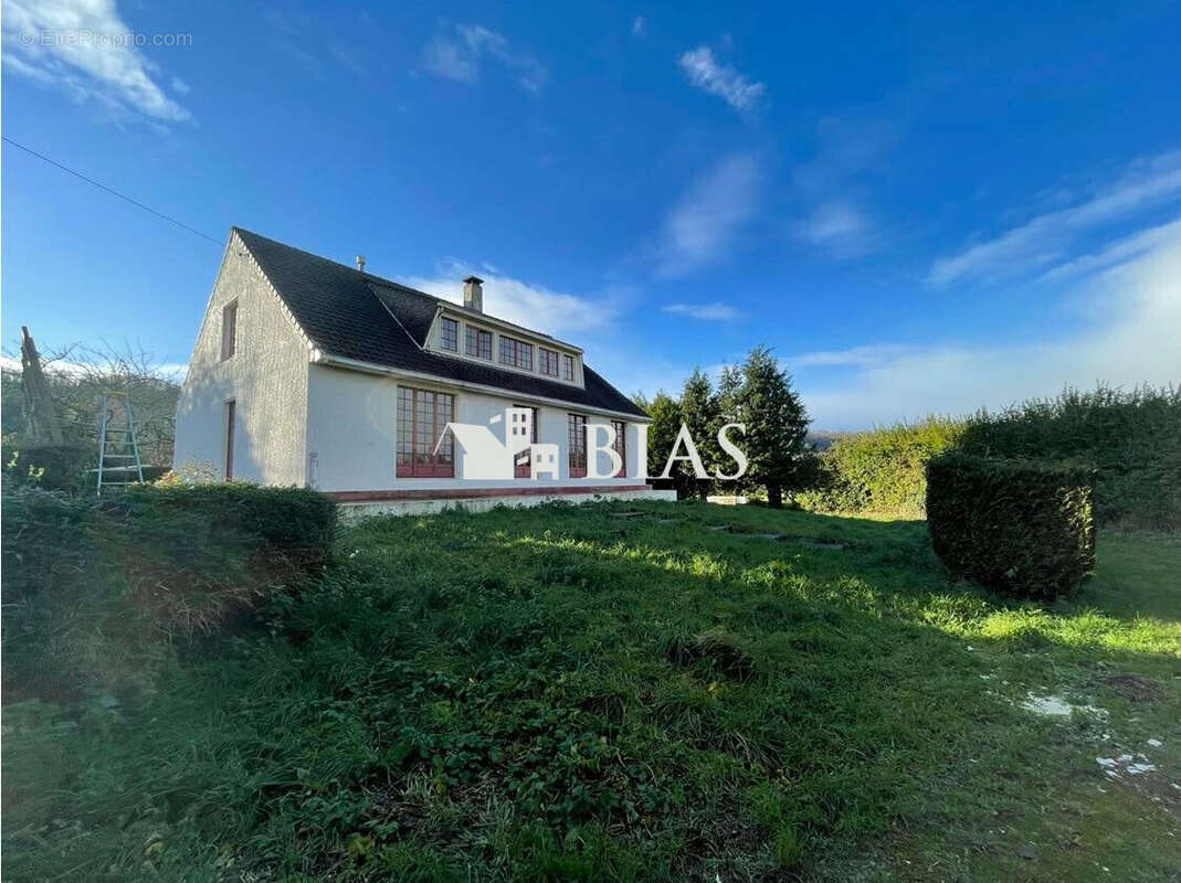 Maison à LE MESNIL-SOUS-JUMIEGES