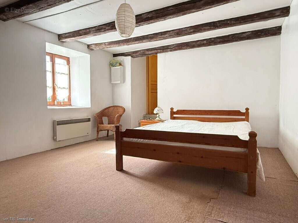 Maison à CHAMPAGNE-MOUTON