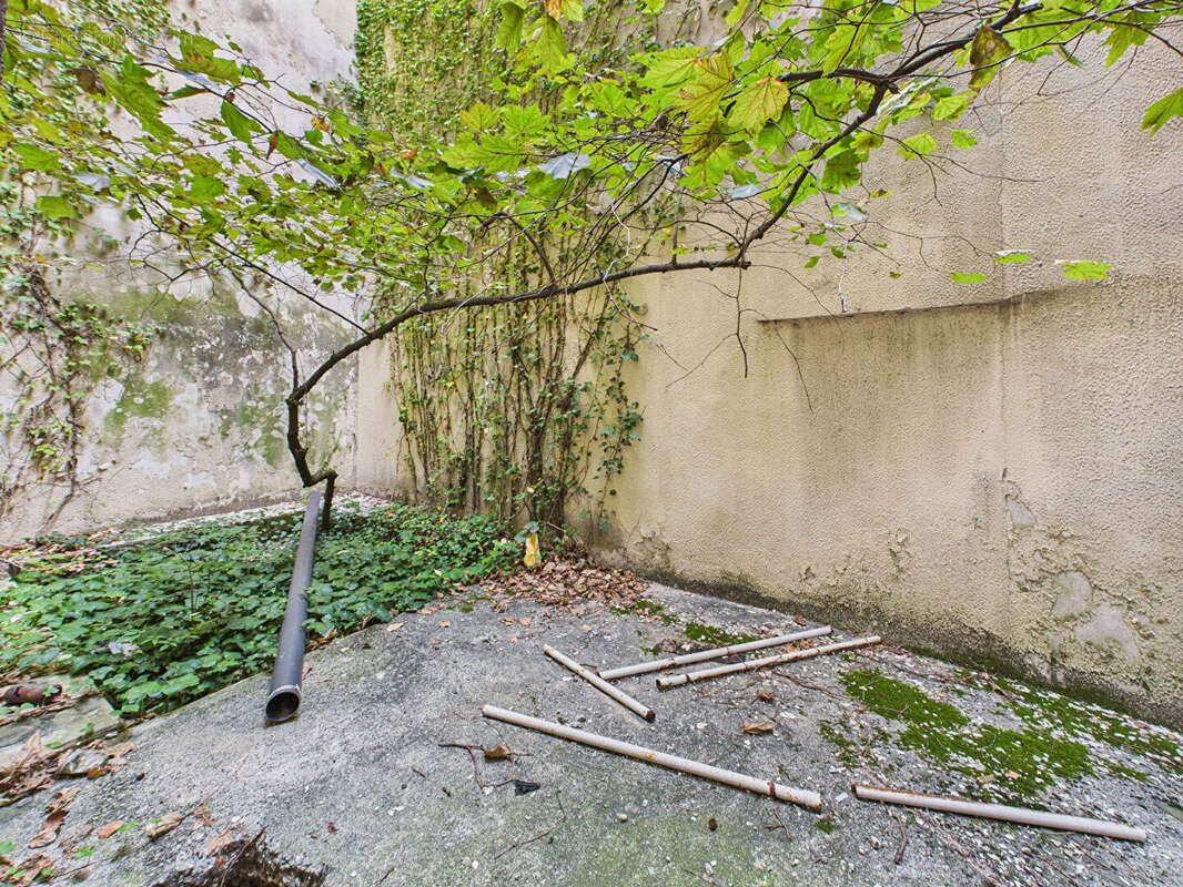 Commerce à TOURNON-SUR-RHONE