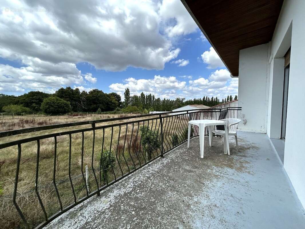 Propriete familiale - 9 chambres - 310 m² + dependances 200m² - photo 17