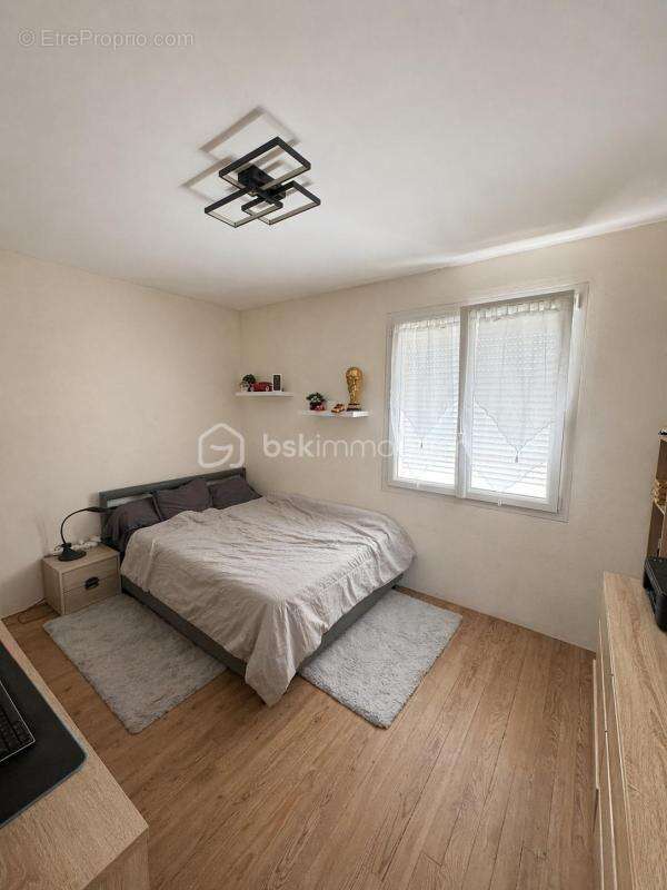 Maison de caractère à rénover – Séjour lumineux et jardin de 500 m² - photo 8