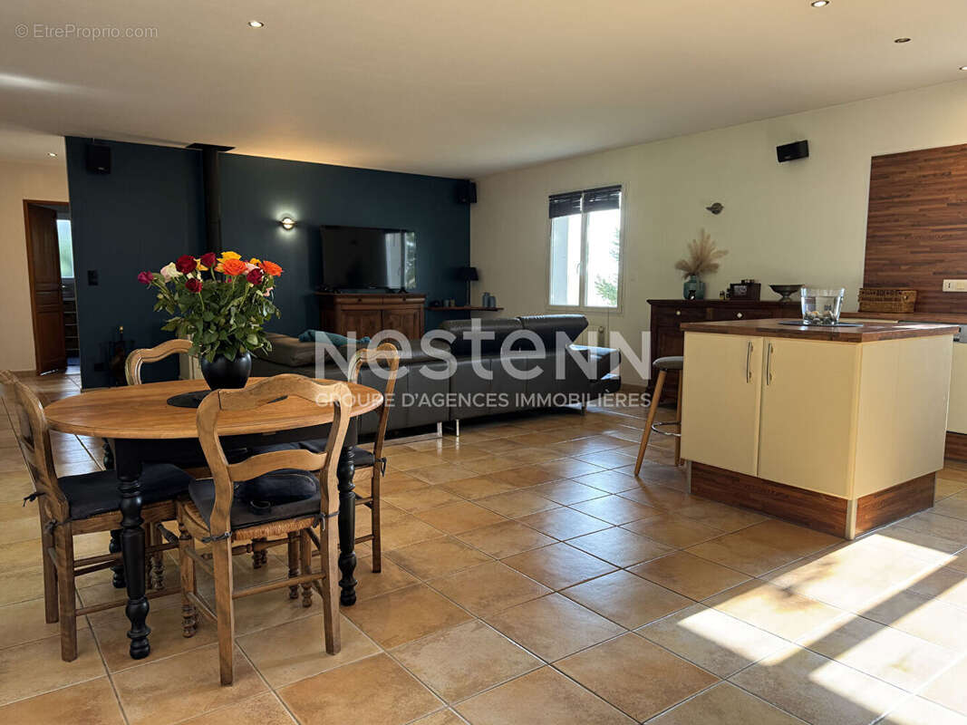 Maison à TONNAY-CHARENTE