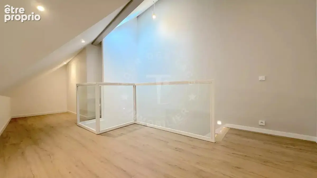 Annecy, superbe T3 duplex rénové à vendre - photo 6