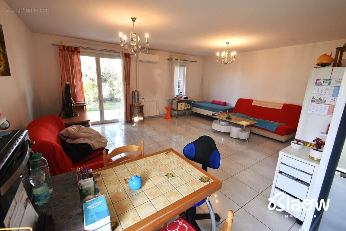 Appartement à MEYZIEU
