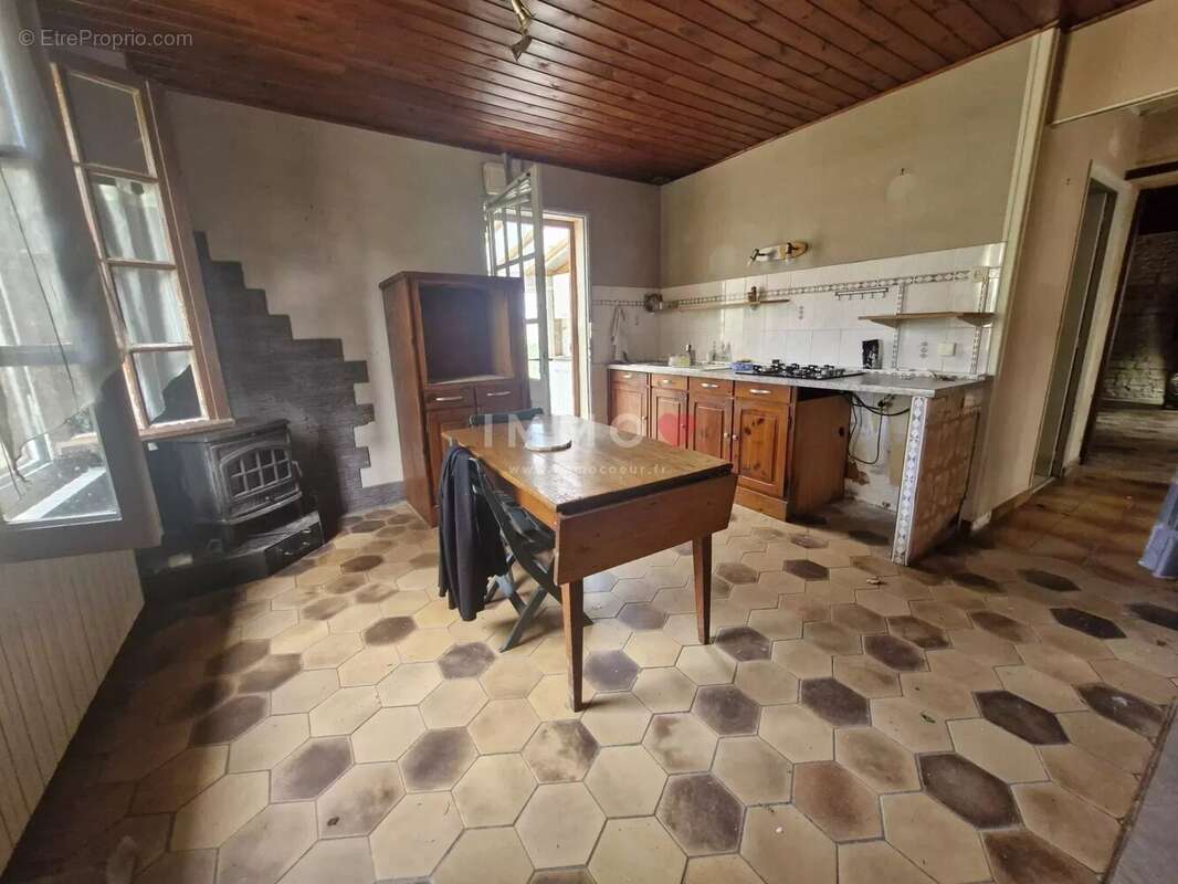 Maison à CROIX-CHAPEAU