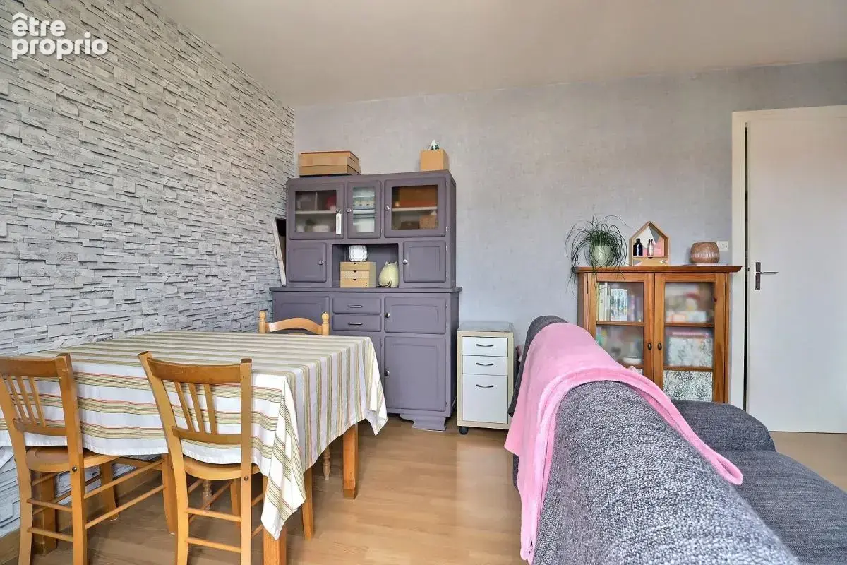 BAS FACULTES - T2 - 49 m² - Une chambre - Balcon - Cave - photo 4