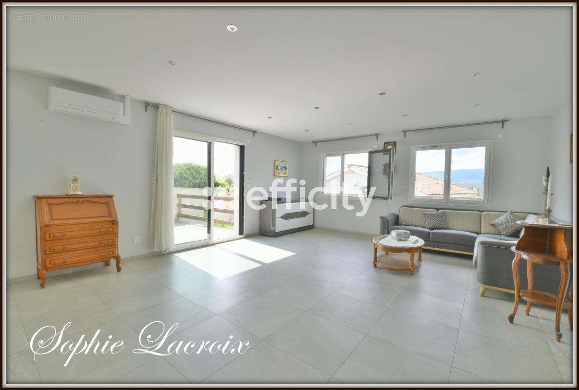 Maison à SALAISE-SUR-SANNE