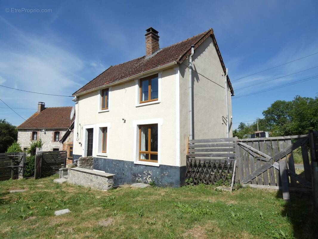 Maison à SAINT-PARDOUX-LES-CARDS