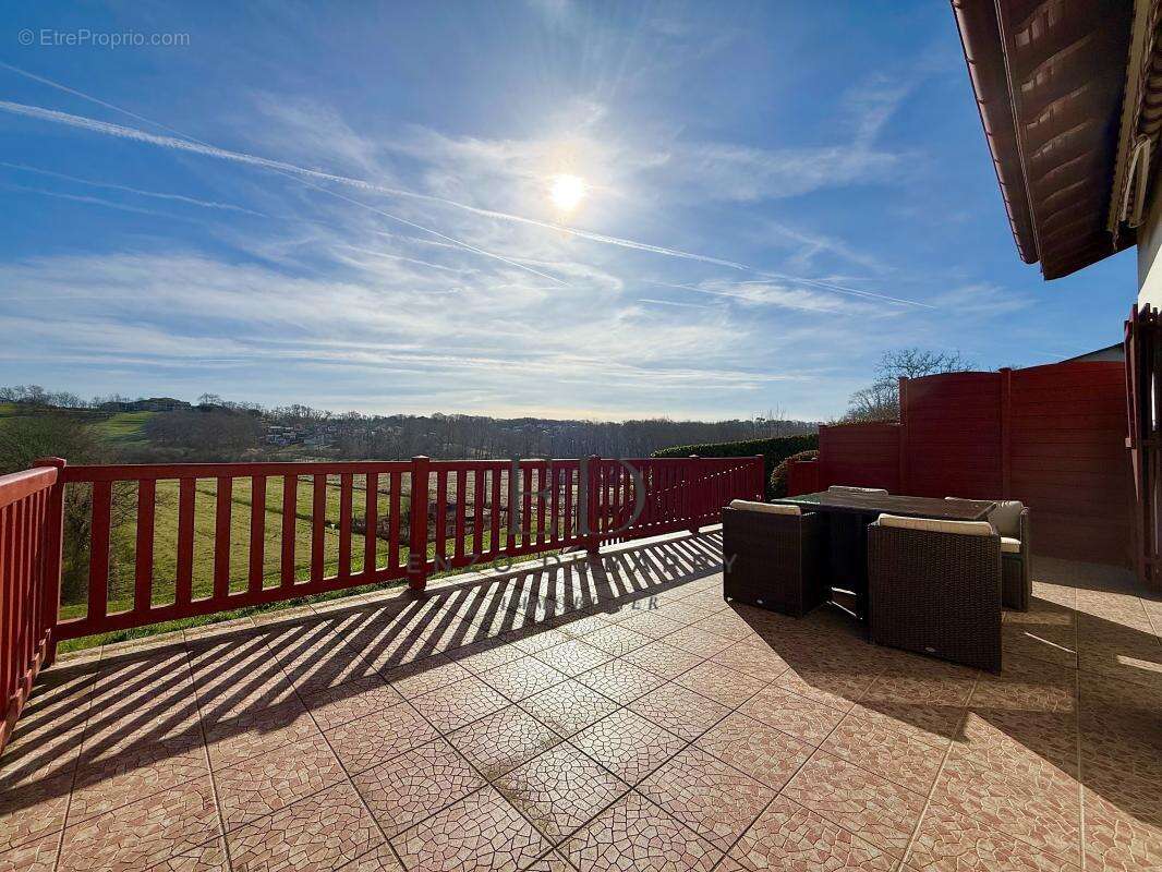 Maison à BASSUSSARRY