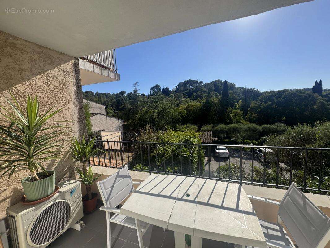 Appartement à VALBONNE