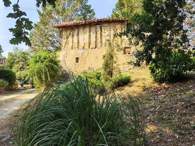 Ancien hameau de caractère sur 1,4 hectare – Un véritable havre de paix en pleine nature - photo 17