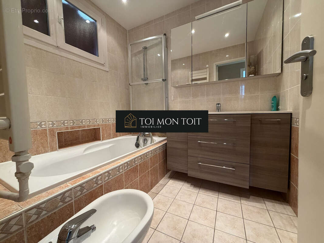 Maison 153 m² à Le Thillay  - photo 5