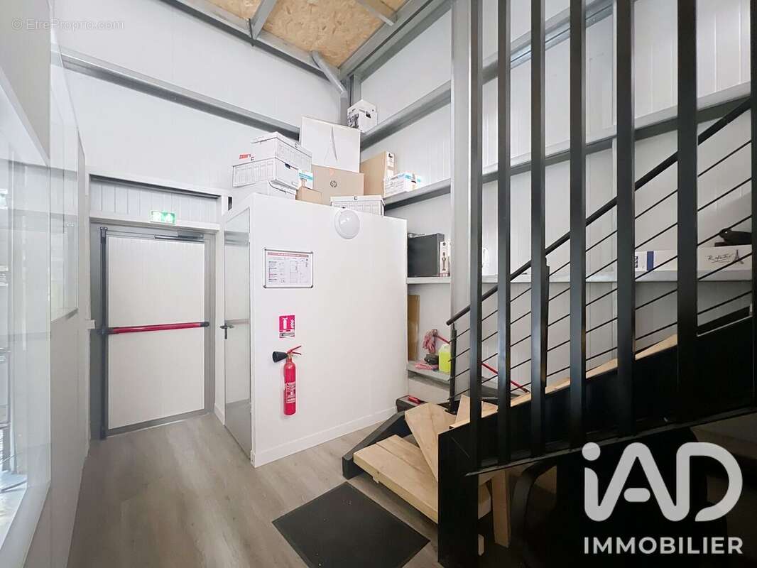 Commerce 192 m² à Brie-Comte-Robert  - photo 8