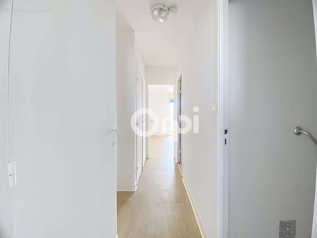 Appartement traversant avec vue mer et balcon à vendre - photo 21