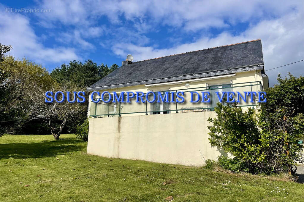 Maison à SAINT-AVE