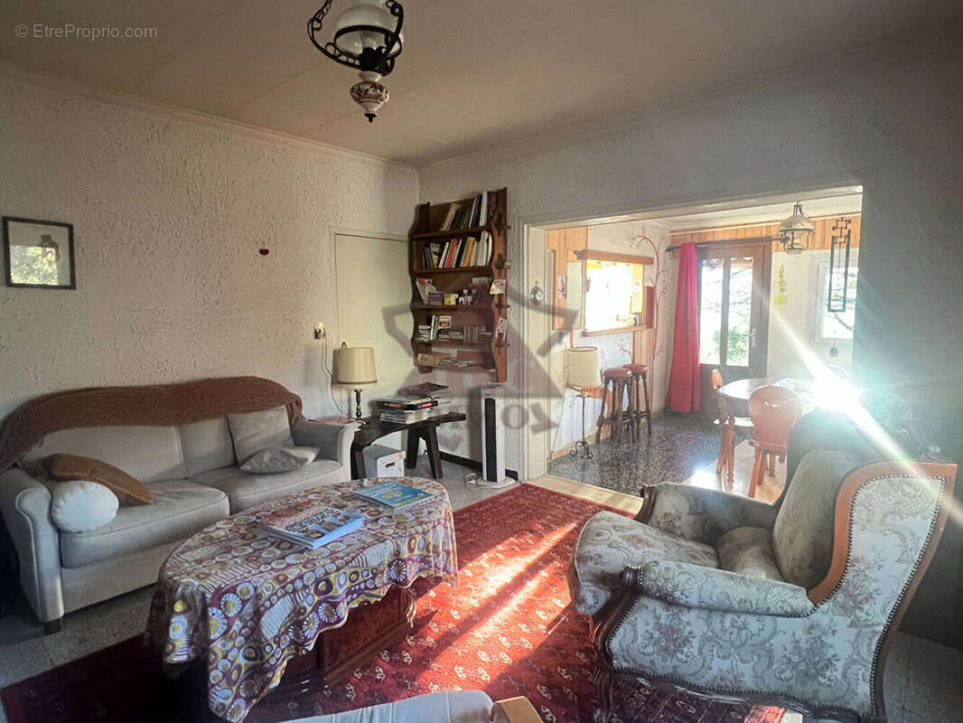 Exclusivité - Maison de plain pied dans un superbe environnement - photo 5