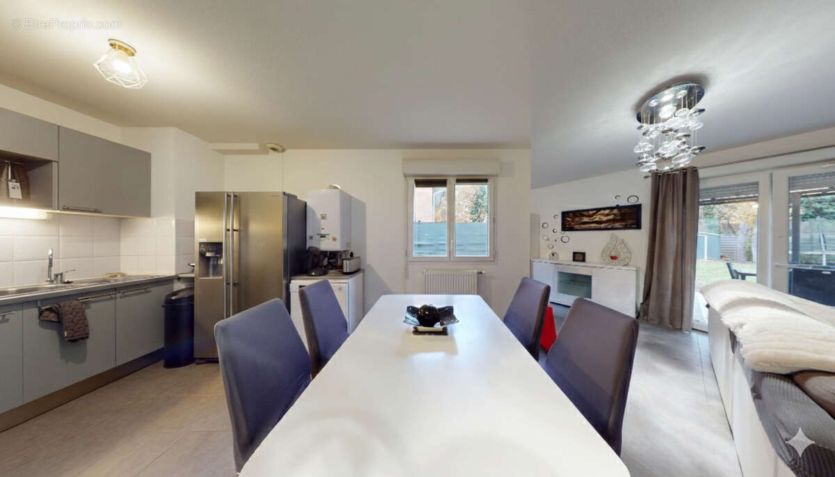 Maison à LA SALVETAT-SAINT-GILLES