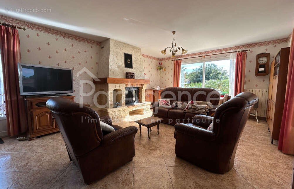Maison familiale avec beau terrain arboré - photo 4