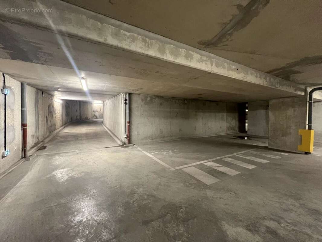 Parking à LIVRY-GARGAN