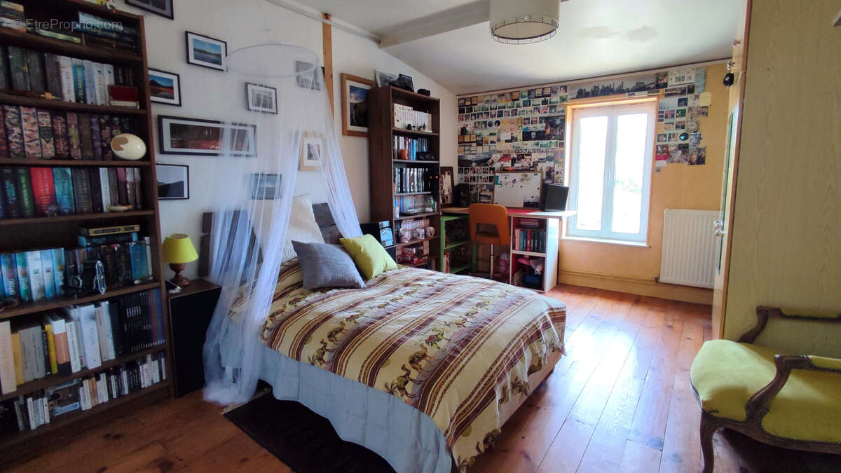 Charentaise de 220 m2, 5 chambres, dépendance, possibilité de gîte ou espace pro   Port-d'Envaux - photo 12
