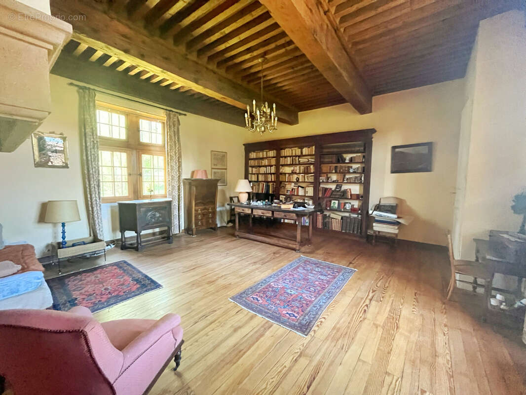 Maison à MORANCE