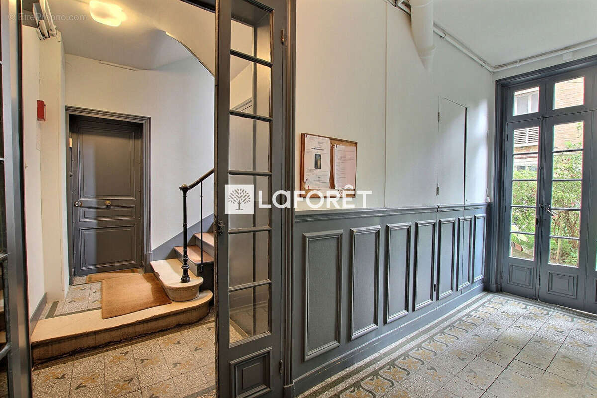 Appartement à COURBEVOIE