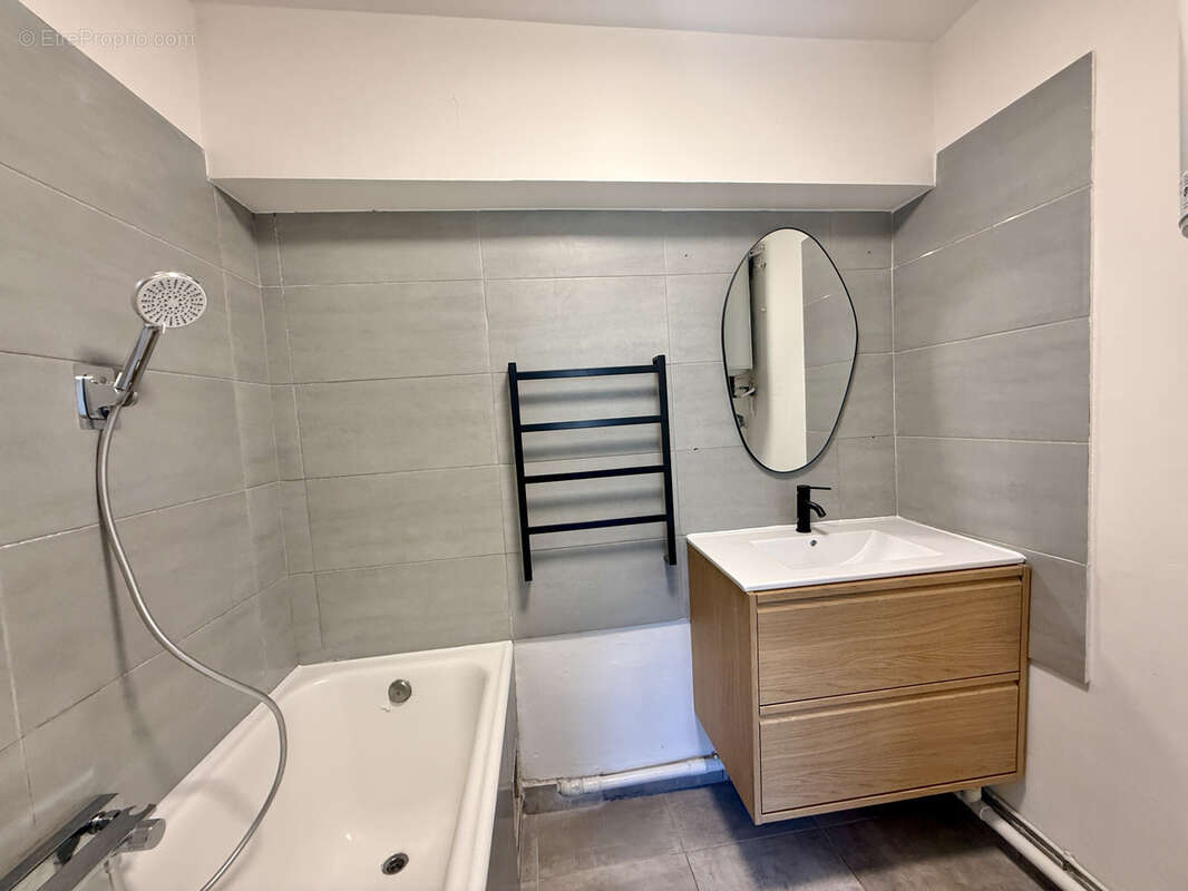 Appartement à MARSEILLE-4E