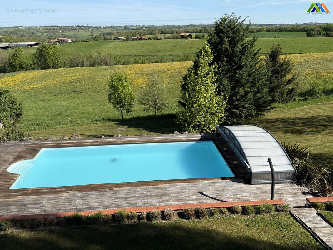 Maison 305 m² à Aurignac  - photo 2