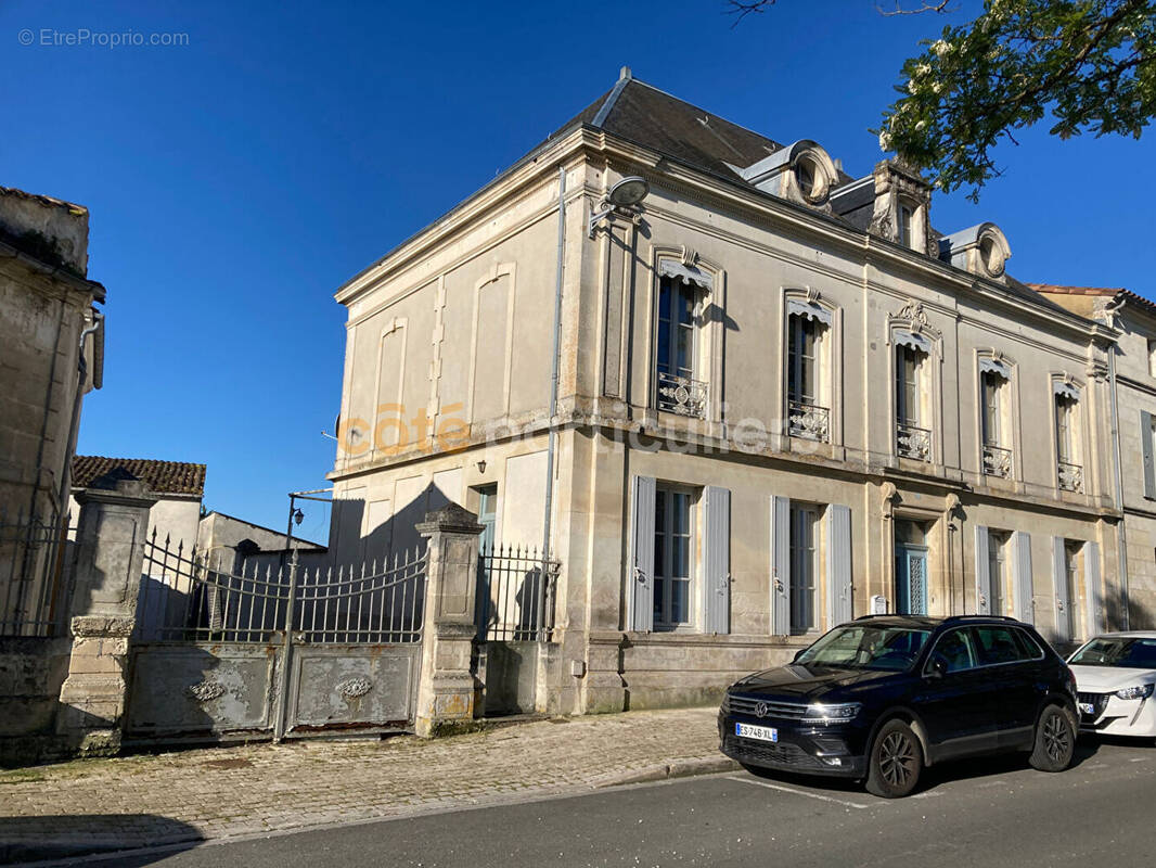 Maison à CORME-ROYAL